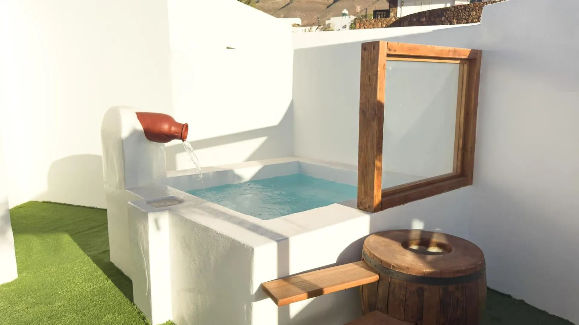 Bungalow Ahul Famara Con Pequena Piscina España