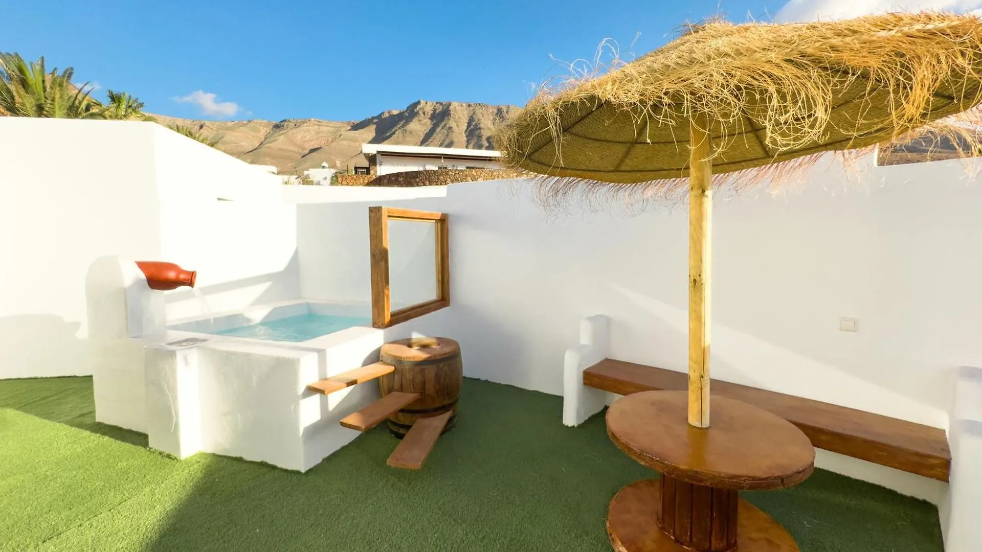 Holiday home Bungalow Ahul Famara Con Pequena Piscina Spain
