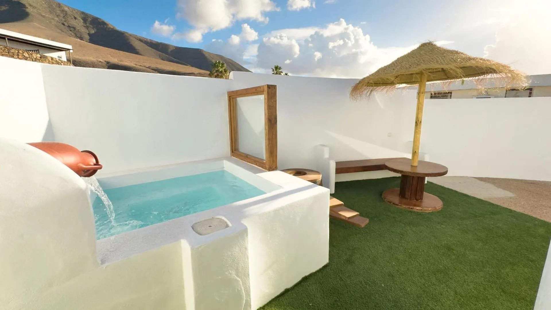 Bungalow Ahul Famara Con Pequena Piscina
